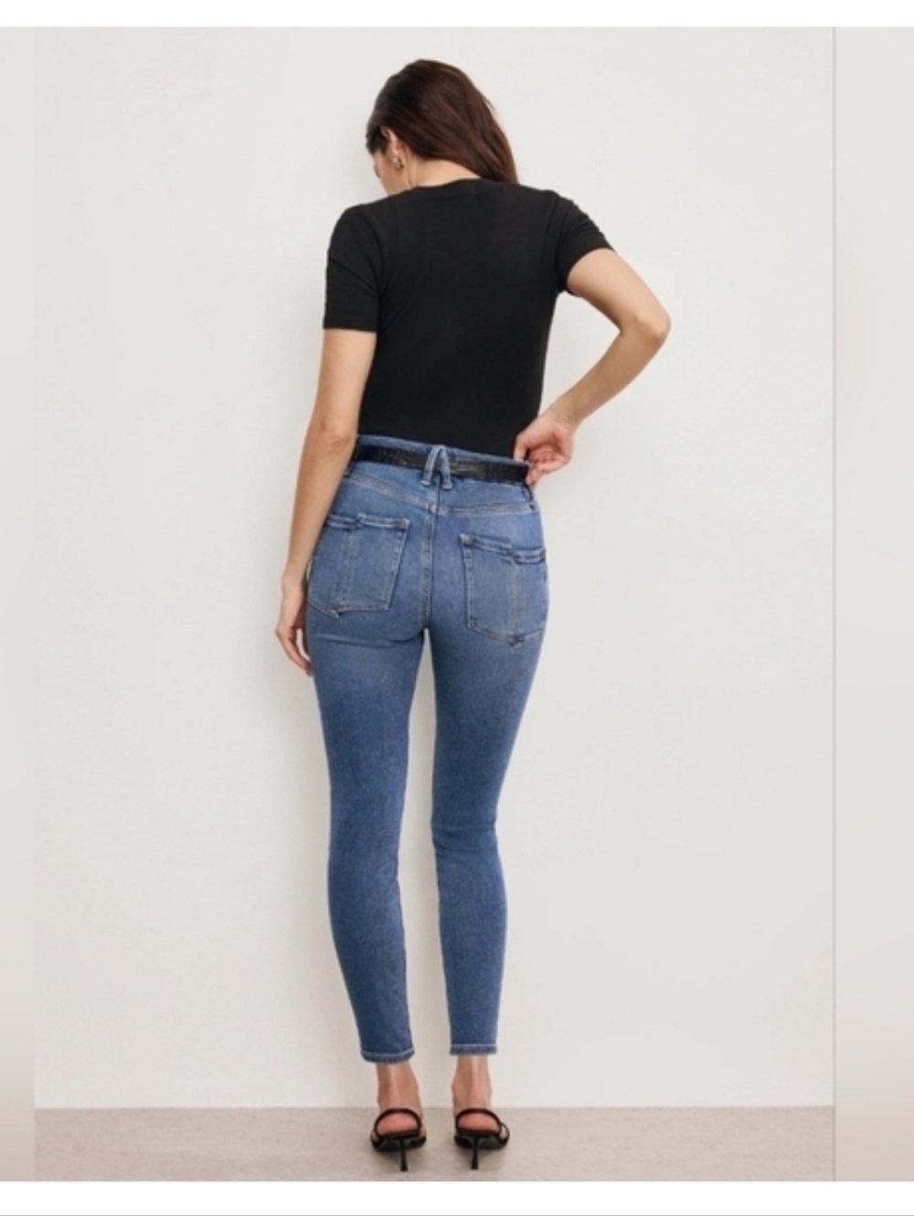 Good American- BEST JEANS EVER!! Good Waist Crop Mid-Wash Skinny Jeans